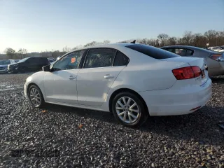 2013 Volkswagen Jetta SE with VIN 3VWDX7AJ8DM210472, listed as a Copart auction lot 44697165 with 132,736 mi miles and Salvage title. Bid and sale history available at DreamBid. Image 2.