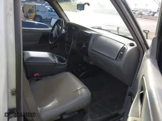 2000 Ford Ranger XL with VIN 1FTYR10V6YPA14644, listed as a IAAI auction lot 41816577 with 252,652 mi miles. Bid and sale history available at carsss.com. Image 5.