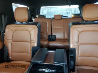 2019 Lincoln Navigator Reserve z VIN 5LMJJ2LT4KEL10282, wystawiony jako Copart lot #68874313 z przebiegiem 67 877 mil mil oraz . Historia ofert i sprzedaży dostępna na DreamBid. Obrazek 10.
