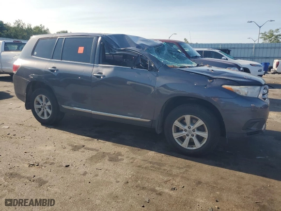 2013 Toyota Highlander with VIN 5TDBK3EH5DS213399, listed as a Copart auction lot 69588574 with 0 mi miles and Non Repairable. Bid and sale history available at carsss.com. Image 4.