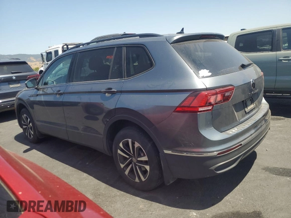 2022 Volkswagen Tiguan S with VIN 3VV1B7AX2NM047135, listed as a Copart auction lot 60137665 with 27,625 mi miles and Salvage title. Bid and sale history available at DreamBid. Image 2.