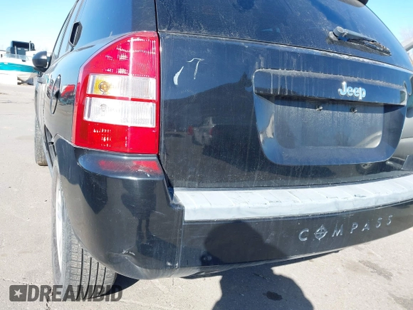 2007 Jeep Compass Sport with VIN 1J8FT470X7D420472, listed as a IAAI auction lot 41358402 with 178,668 mi miles. Bid and sale history available at carsss.com. Image 6.
