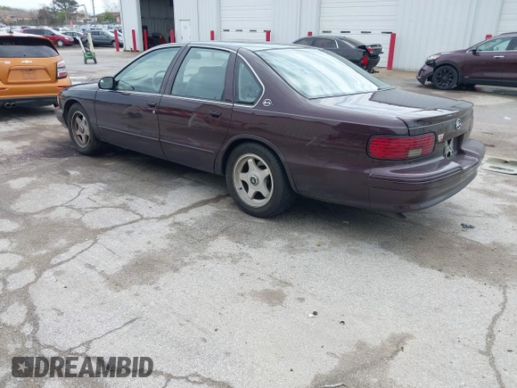 1995 Chevrolet Caprice z VIN 1G1BL52PXSR184877, wystawiony jako IAAI lot #42105547 z przebiegiem 109 845 mil mil oraz . Historia ofert i sprzedaży dostępna na DreamBid. Obrazek 3.