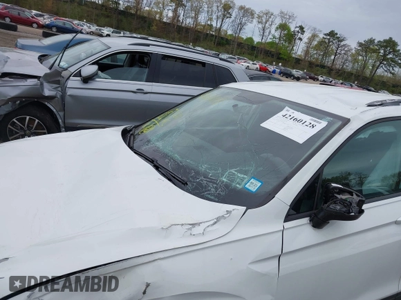 2019 Volkswagen Tiguan S z VIN 3VV0B7AX9KM055305, wystawiony jako IAAI lot #42160128 z przebiegiem 67 826 mil mil oraz . Historia ofert i sprzedaży dostępna na DreamBid. Obrazek 6.
