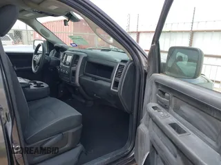 2021 Ram 1500 Tradesman z VIN 3C6RR6KG9MG563230, wystawiony jako IAAI lot #41905688 z przebiegiem 81 143 mil mil oraz . Historia ofert i sprzedaży dostępna na DreamBid. Obrazek 5.