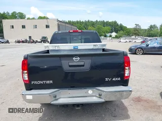2014 Nissan Frontier SV z VIN 1N6AD0CW6EN767013, wystawiony jako IAAI lot #42368703 z przebiegiem 86 382 mil mil oraz . Historia ofert i sprzedaży dostępna na DreamBid. Obrazek 16.