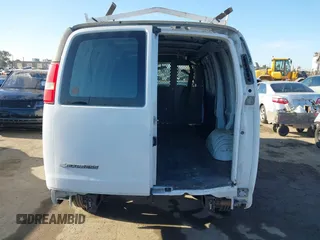 2006 Chevrolet Express Cargo z VIN 1GCGG25V361183813, wystawiony jako IAAI lot #41992215 z przebiegiem Nie podano mil oraz . Historia ofert i sprzedaży dostępna na DreamBid. Obrazek 18.