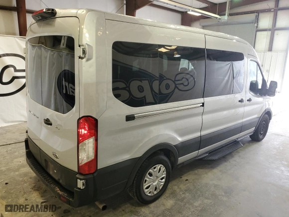 2022 Ford Transit Passenger Wagon XL with VIN 1FBAX2C82NKA19694, listed as a Copart auction lot 51390845 with 61,791 mi miles and Clean Title. Bid and sale history available at carsss.com. Image 3.