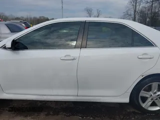 2014 Toyota Camry L with VIN 4T1BF1FK7EU816821, listed as a IAAI auction lot 41825230 with 121,382 mi miles. Bid and sale history available at carsss.com. Image 14.