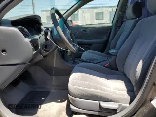 2001 Toyota Camry CE z VIN 4T1BG22K81U783489, wystawiony jako Copart lot #57893115 z przebiegiem 154 352 mil mil oraz Tytuł czysty. Historia ofert i sprzedaży dostępna na DreamBid. Obrazek 7.