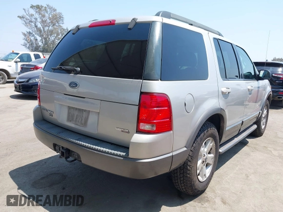 2005 Ford Explorer XLT z VIN 1FMZU73E35ZA26277, wystawiony jako IAAI lot #42721696 z przebiegiem 217 738 mil mil oraz . Historia ofert i sprzedaży dostępna na DreamBid. Obrazek 4.