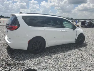 2025 Chrysler Pacifica Limited with VIN 2C4RC1GG1SR539601, listed as a Copart auction lot 60714795 with 9,796 mi miles and Clean title. Bid and sale history available at DreamBid. Image 3.
