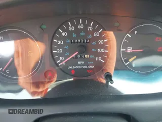 1996 Chevrolet Prizm z VIN 1Y1SK5283TZ057095, wystawiony jako IAAI lot #41676394 z przebiegiem 199 114 mil mil oraz . Historia ofert i sprzedaży dostępna na DreamBid. Obrazek 7.