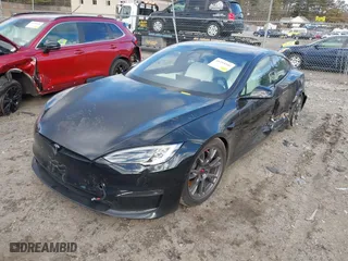 2022 Tesla Model S with VIN 5YJSA1E54NF476793, listed as a IAAI auction lot 41204340 with 27,382 mi miles. Bid and sale history available at carsss.com. Image 17.