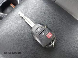 2017 Toyota Tacoma SR5 z VIN 3TMCZ5AN3HM059045, wystawiony jako IAAI lot #42331170 z przebiegiem 269 836 mil mil oraz . Historia ofert i sprzedaży dostępna na DreamBid. Obrazek 11.
