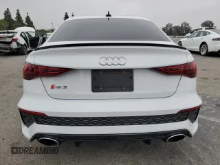 2023 Audi RS 3 z VIN WUAG4DGY2PA910584, wystawiony jako Copart lot #53393745 z przebiegiem 5 411 mil mil oraz Szkoda całkowita • Salvage title. Historia ofert i sprzedaży dostępna na DreamBid. Obrazek 6.