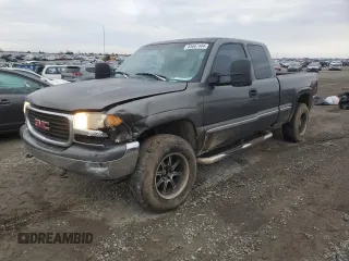2000 GMC New Sierra 1500 SLE with VIN 1GTEK19T0YE166181, listed as a Copart auction lot 85667404 with 177,677 mi miles and Salvage Title. Bid and sale history available at carsss.com. Image 1.