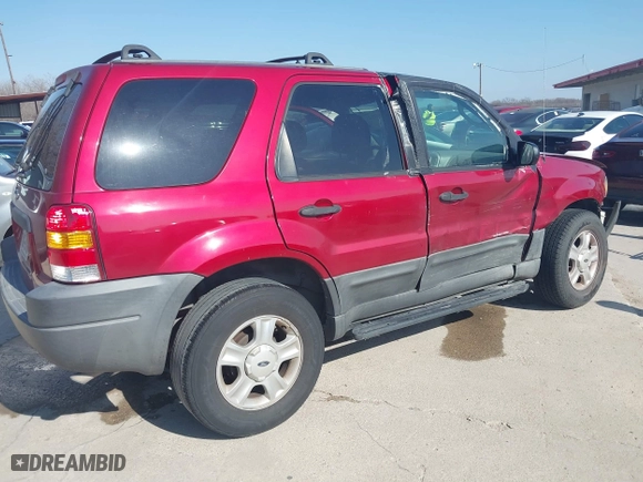 2003 Ford Escape XLT Popular with VIN 1FMYU03143KB33988, listed as a IAAI auction lot 41524123 with 1 mi miles. Bid and sale history available at carsss.com. Image 4.