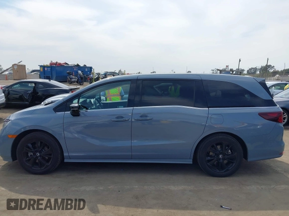 2023 Honda Odyssey Sport z VIN 5FNRL6H72PB031975, wystawiony jako IAAI lot #42047457 z przebiegiem 34 886 mil mil oraz . Historia ofert i sprzedaży dostępna na DreamBid. Obrazek 14.