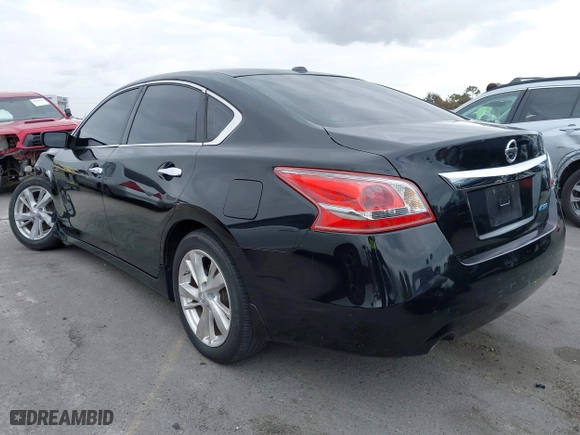 2013 Nissan Altima 2.5 SV with VIN 1N4AL3AP8DN487973, listed as a IAAI auction lot 42053839 with 124,871 mi miles. Bid and sale history available at carsss.com. Image 3.