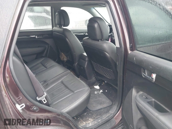 2013 Kia Sorento EX with VIN 5XYKUDA27DG385240, listed as a IAAI auction lot 41989061 with 266,169 mi miles. Bid and sale history available at carsss.com. Image 8.