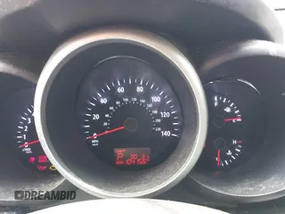 2013 Kia Soul + z VIN KNDJT2A63D7610143, wystawiony jako IAAI lot #42124581 z przebiegiem 104 155 mil mil oraz . Historia ofert i sprzedaży dostępna na DreamBid. Obrazek 7.