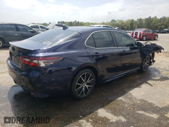 2022 Toyota Camry SE with VIN 4T1T11AK6NU672205, listed as a Copart auction lot 51483335 with 56,649 mi miles and Salvage Title. Bid and sale history available at carsss.com. Image 3.