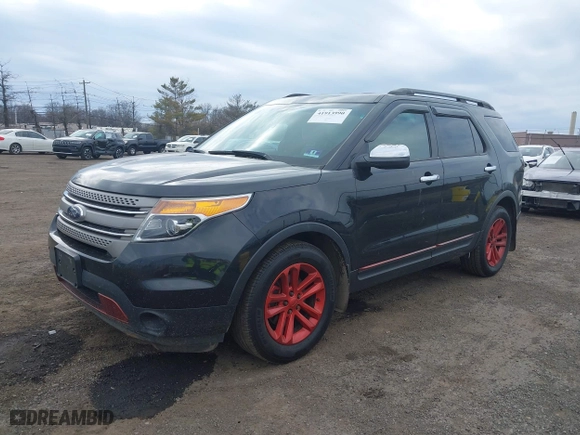 2014 Ford Explorer with VIN 1FM5K7B82EGA05450, listed as a IAAI auction lot 41913990 with 95,855 mi miles. Bid and sale history available at carsss.com. Image 17.