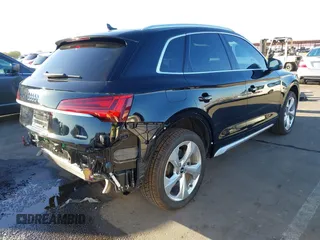 2021 Audi Q5 Premium Plus with VIN WA1BAAFYXM2139419, listed as a IAAI auction lot 41657770 with 40,164 mi miles. Bid and sale history available at carsss.com. Image 4.