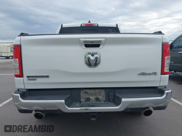 2020 Ram 1500 Big Horn z VIN 1C6SRFFT0LN394102, wystawiony jako IAAI lot #42282361 z przebiegiem 56 065 mil mil oraz . Historia ofert i sprzedaży dostępna na DreamBid. Obrazek 16.