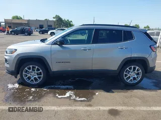 2022 Jeep Compass Latitude Lux with VIN 3C4NJDFB9NT170662, listed as a IAAI auction lot 42500321 with 57,782 mi miles and . Bid and sale history available at DreamBid. Image 15.