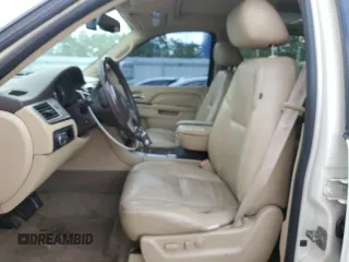 2011 Cadillac Escalade ESV Premium z VIN 1GYS4JEF6BR397965, wystawiony jako Copart lot #58963715 z przebiegiem 210 670 mil mil oraz Czysty tytuł • Clean title. Historia ofert i sprzedaży dostępna na DreamBid. Obrazek 7.