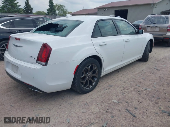 2015 Chrysler 300 S z VIN 2C3CCAGG1FH892300, wystawiony jako IAAI lot #42277909 z przebiegiem 102 538 mil mil oraz . Historia ofert i sprzedaży dostępna na DreamBid. Obrazek 4.