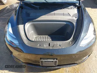 2024 Tesla Model Y Long Range z VIN 7SAYGDEE2RA219213, wystawiony jako IAAI lot #41856259 z przebiegiem 39 233 mil mil oraz . Historia ofert i sprzedaży dostępna na DreamBid. Obrazek 10.