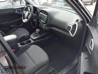 2021 Kia Soul S with VIN KNDJ23AU7M7126130, listed as a IAAI auction lot 42118112 with 21,773 mi miles and . Bid and sale history available at DreamBid. Image 5.