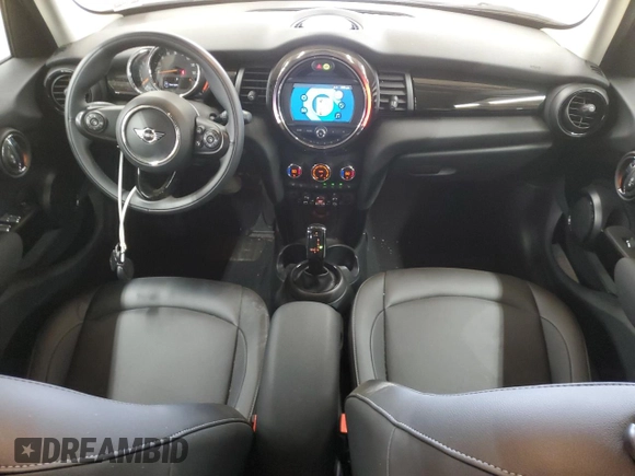 2021 MINI Hardtop 4 Door Oxford Edition with VIN WMWXU7C08M2N79978, listed as a Copart auction lot 61961105 with 29,714 mi miles and Salvage title. Bid and sale history available at DreamBid. Image 8.