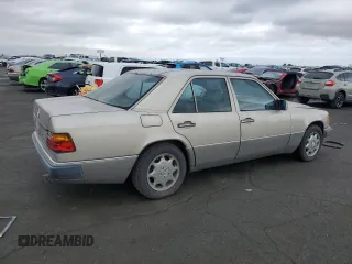 1991 Mercedes-Benz 300 E with VIN WDBEA30D4MB426614, listed as a Copart auction lot 86784864 with 95,640 mi miles and Clean Title. Bid and sale history available at carsss.com. Image 3.