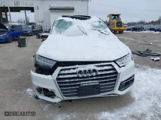 2019 Audi Q7 Prestige with VIN WA1VAAF74KD008394, listed as a IAAI auction lot 41610076 with 43,511 mi miles. Bid and sale history available at carsss.com. Image 13.