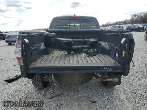 2015 Toyota Tacoma PreRunner z VIN 5TFKU4HN9FX007212, wystawiony jako Copart lot #42428355 z przebiegiem 181 807 mil mil oraz Szkoda całkowita • Salvage title. Historia ofert i sprzedaży dostępna na DreamBid. Obrazek 6.