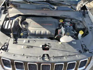 2019 Jeep Compass Latitude z VIN 3C4NJCBB2KT855811, wystawiony jako Copart lot #56063745 z przebiegiem 59 592 mil mil oraz Szkoda całkowita • Salvage title. Historia ofert i sprzedaży dostępna na DreamBid. Obrazek 11.