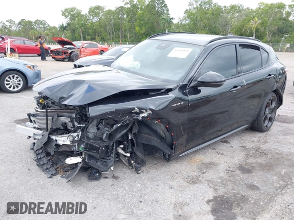 2024 Alfa Romeo Stelvio Veloce z VIN ZASPAKBN0R7D75947, wystawiony jako IAAI lot #42045255 z przebiegiem Nie podano mil oraz . Historia ofert i sprzedaży dostępna na DreamBid. Obrazek 18.