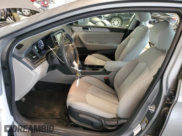 2018 Hyundai Sonata Hybrid SE with VIN KMHE24L33JA080110, listed as a Copart auction lot 61442173 with 43,398 mi miles. Bid and sale history available at carsss.com. Image 7.