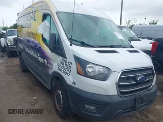 2020 Ford Transit Cargo z VIN 1FTBR1C82LKB75509, wystawiony jako IAAI lot #42147789 z przebiegiem 66 026 mil mil oraz . Historia ofert i sprzedaży dostępna na DreamBid. Obrazek 1.