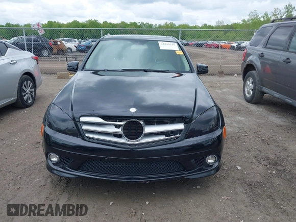 2010 Mercedes-Benz C 300 Sport z VIN WDDGF8BB5AR131972, wystawiony jako IAAI lot #42221225 z przebiegiem 145 036 mil mil oraz . Historia ofert i sprzedaży dostępna na DreamBid. Obrazek 12.