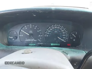 1996 Dodge Caravan SE z VIN 1B4GP44R0TB386449, wystawiony jako IAAI lot #41949313 z przebiegiem 305 625 mil mil oraz . Historia ofert i sprzedaży dostępna na DreamBid. Obrazek 7.