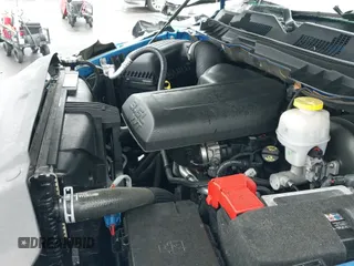 2022 Ram 1500 Warlock z VIN 1C6RR7GG1NS211073, wystawiony jako IAAI lot #42485801 z przebiegiem 35 170 mil mil oraz . Historia ofert i sprzedaży dostępna na DreamBid. Obrazek 19.