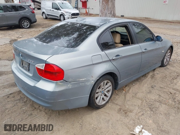 2007 BMW 3 Series 328i with VIN WBAVC53597FZ79359, listed as a IAAI auction lot 41893338 with 190,557 mi miles and . Bid and sale history available at carsss.com. Image 4.