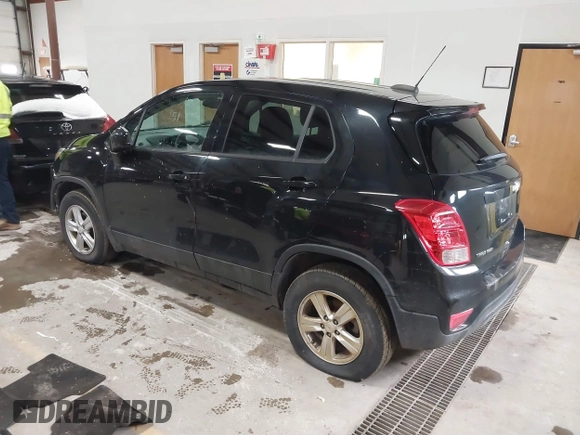 2020 Chevrolet Trax LS with VIN KL7CJNSB1LB319001, listed as a IAAI auction lot 41711318 with 186,101 mi miles. Bid and sale history available at carsss.com. Image 3.