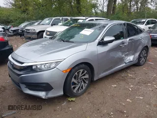 2018 Honda Civic Sedan EX with VIN 19XFC2F72JE034905, listed as a IAAI auction lot 40464574 with 68,942 mi miles. Bid and sale history available at carsss.com. Image 17.
