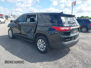 2021 Chevrolet Traverse LS z VIN 1GNERFKW3MJ268502, wystawiony jako IAAI lot #41697810 z przebiegiem 36 894 mil mil oraz . Historia ofert i sprzedaży dostępna na DreamBid. Obrazek 3.